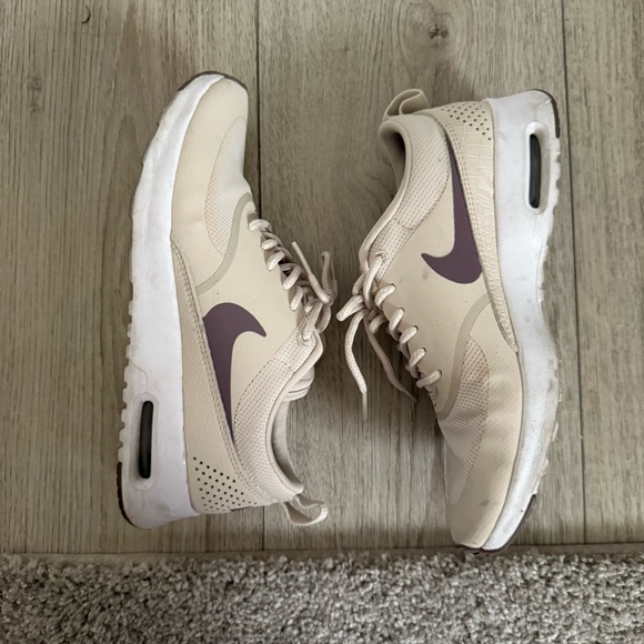 Nike Thea - Picture 6 of 6